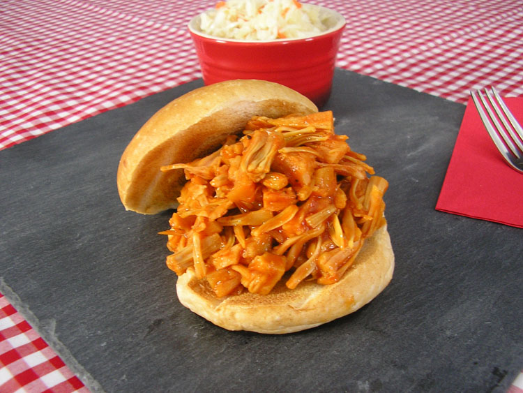 BBQ pulled «pork» sandwich